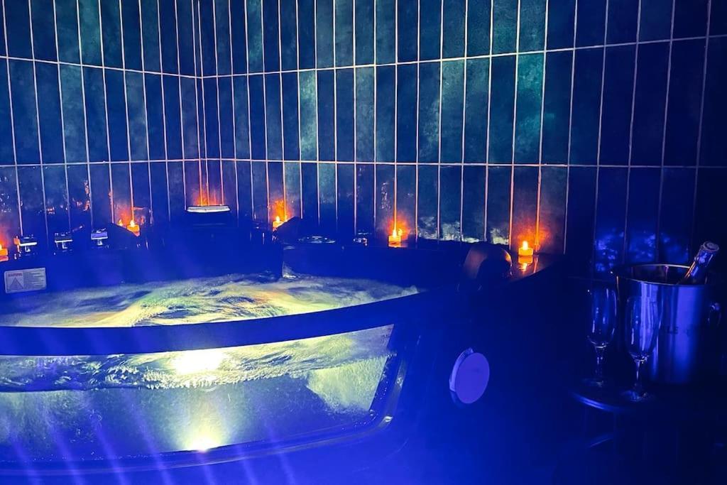 Love Room L' Orientale / Jacuzzi / Sauna Chateau-Landon 外观 照片