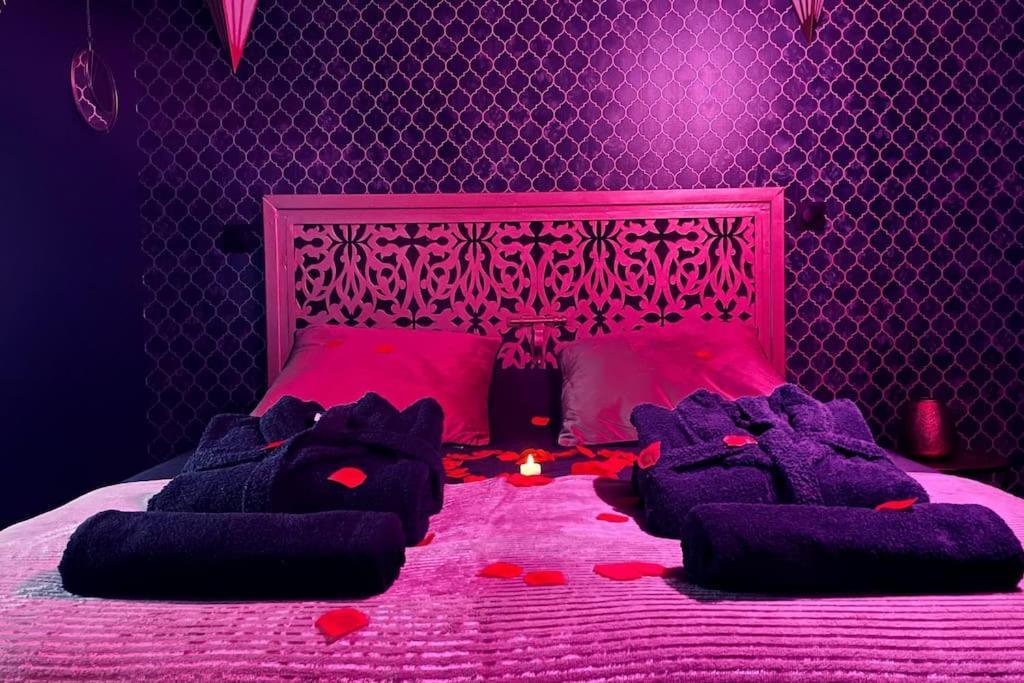Love Room L' Orientale / Jacuzzi / Sauna Chateau-Landon 外观 照片
